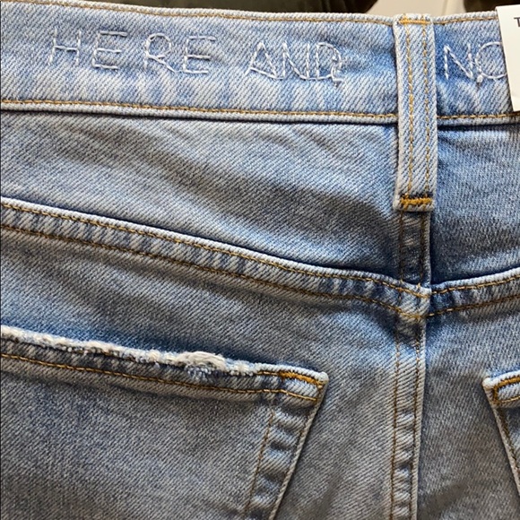 NWT Zara distressed and frayed jeans - Picture 9 of 9